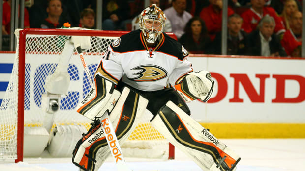 frederik-andersen-traded-to-maple-leafs-ducks-monday-trade-roundup.jpg